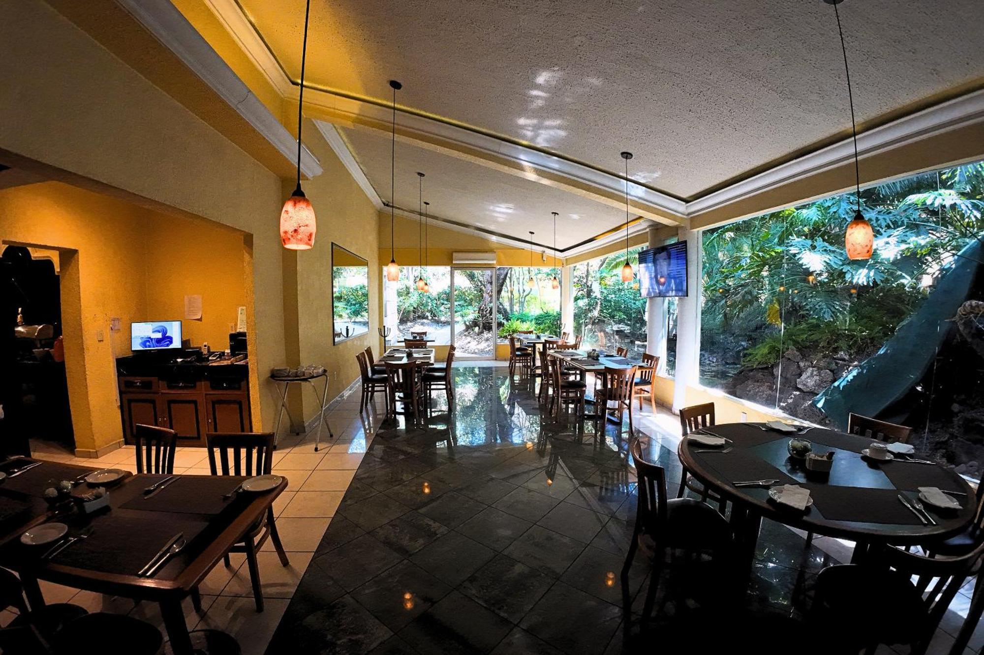 Hotel Real Del Bosque Golf And Spa Tula de Allende Exterior photo